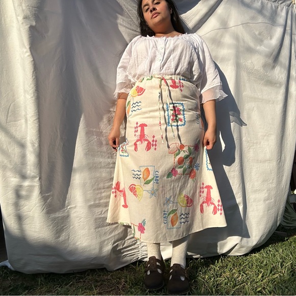 Fruit and lobster linen skirt - Picture 7 of 8